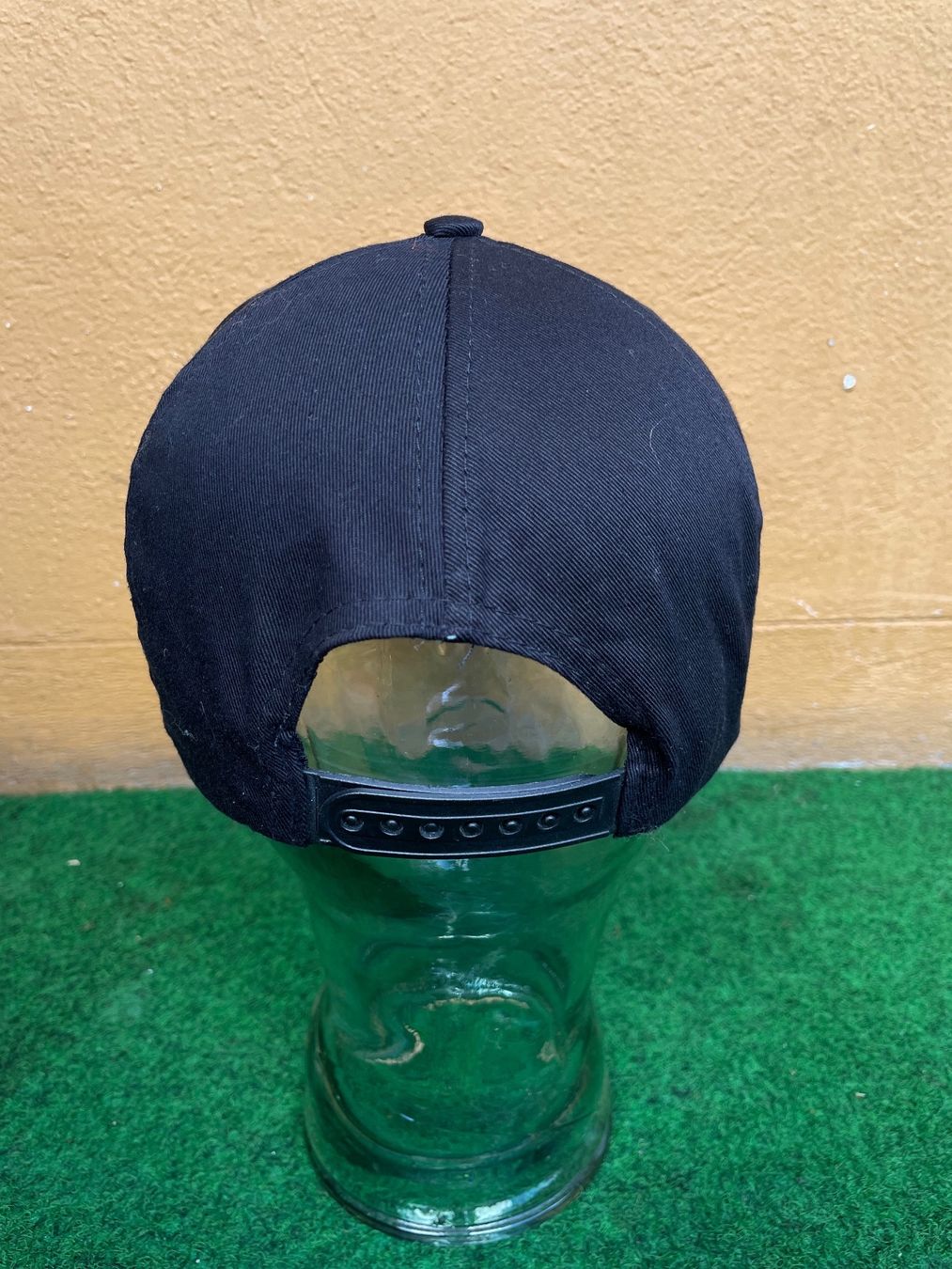Copricapi, berretti & cappellini: Vintage 80s Cap Aerobics Shark embroidered – Usato da Zürich venduto da le_souk 2