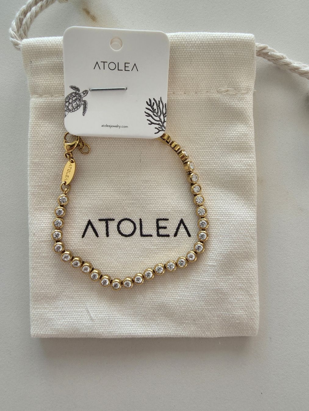 Bracelets: ATOLEA Tennis Bracelet – Neuf avec emballage d'origine à Hergiswil NW par luc_b5pz
