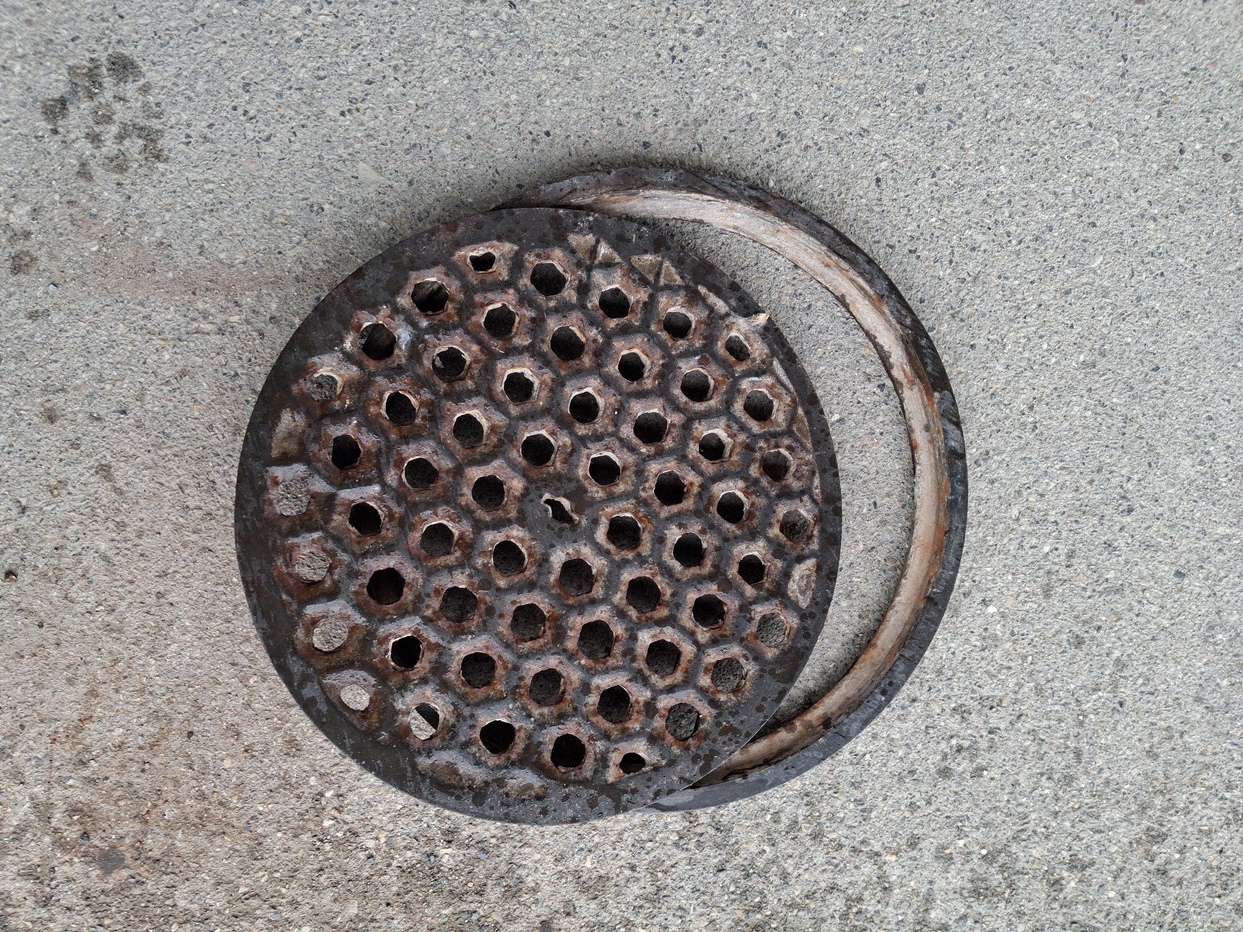 Griglie e Inferriate: Schachtabdeckung Guss – Usato da Wangen an der Aare venduto da HanniW