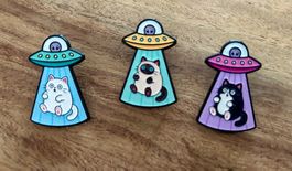 Set 3x Pin Katze Ufo