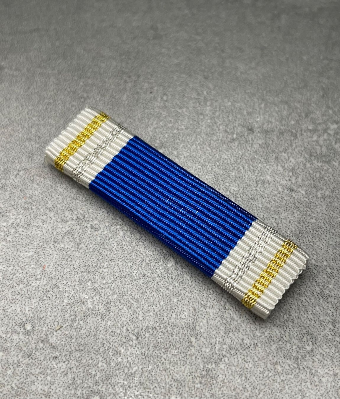 Plaketten & Abzeichen: Nato meritorious service Ribbon – Neu (gemäss Beschreibung) aus Basel von OrdenMax 1