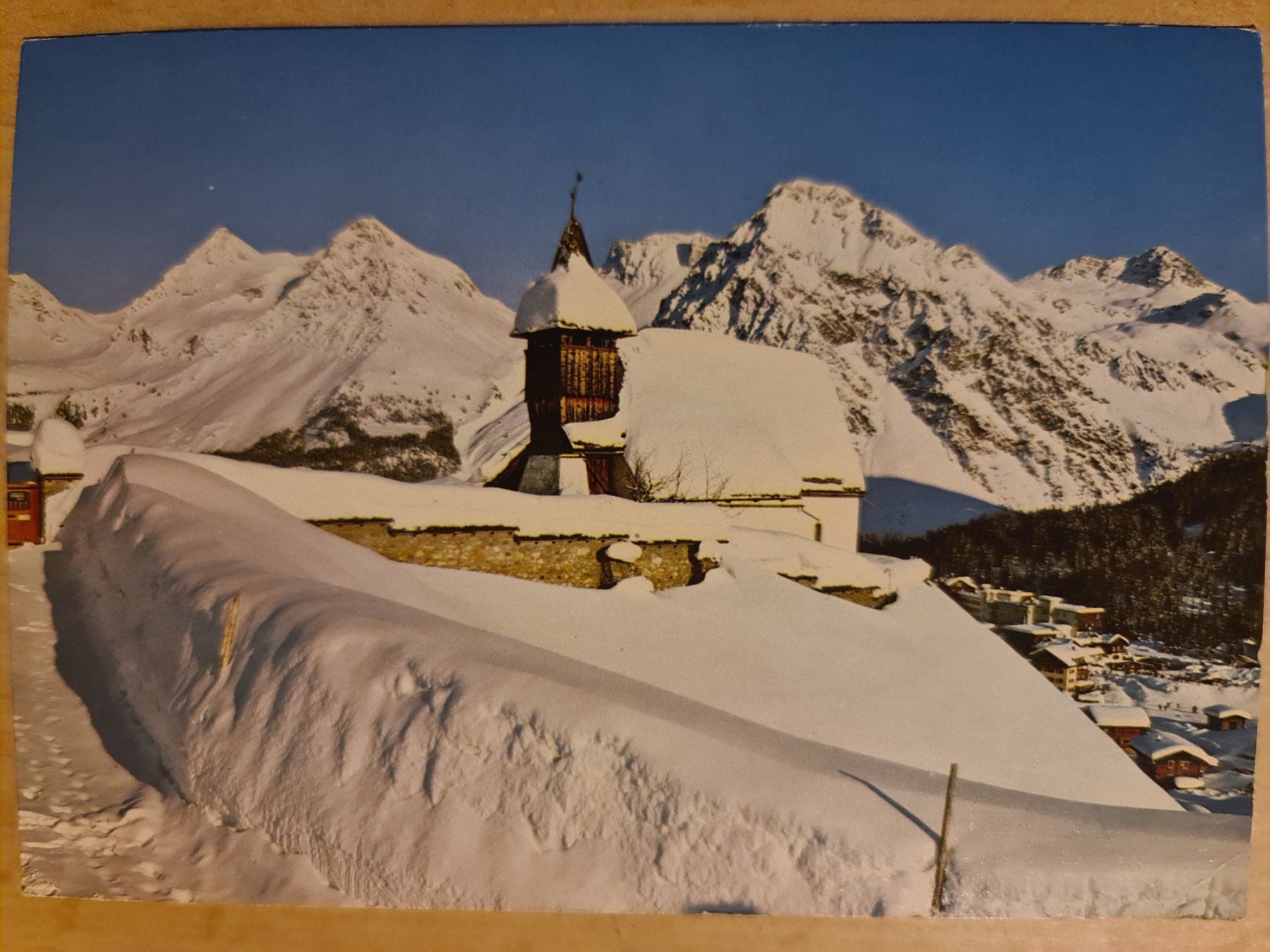 Cartoline postali: Ansichtskarte Arosa Bergkirchli – Usato da Dintikon venduto da Vexi