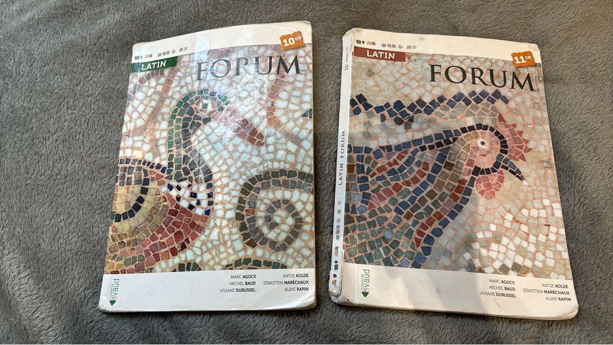 Libri: Lot de 2 livres LATIN FORUM – Usato da Chêne-Bourg venduto da and_66gg
