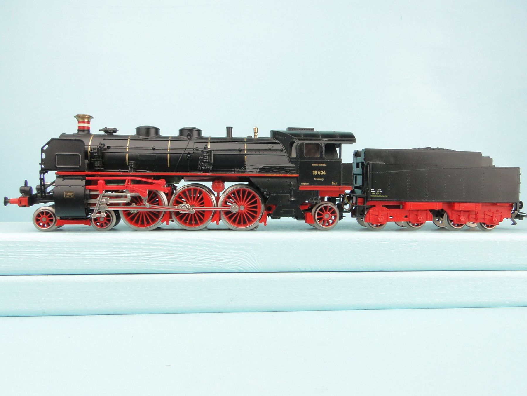 Märklin Modelleisenbahnen: Märklin 3618 BR E 19, Digital Decoder / Decoder Defekt – Gebraucht aus Bülach von cann11 2