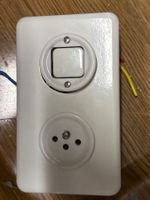 Aus Hausräumung:  alte Steckdose / Schalter (8)