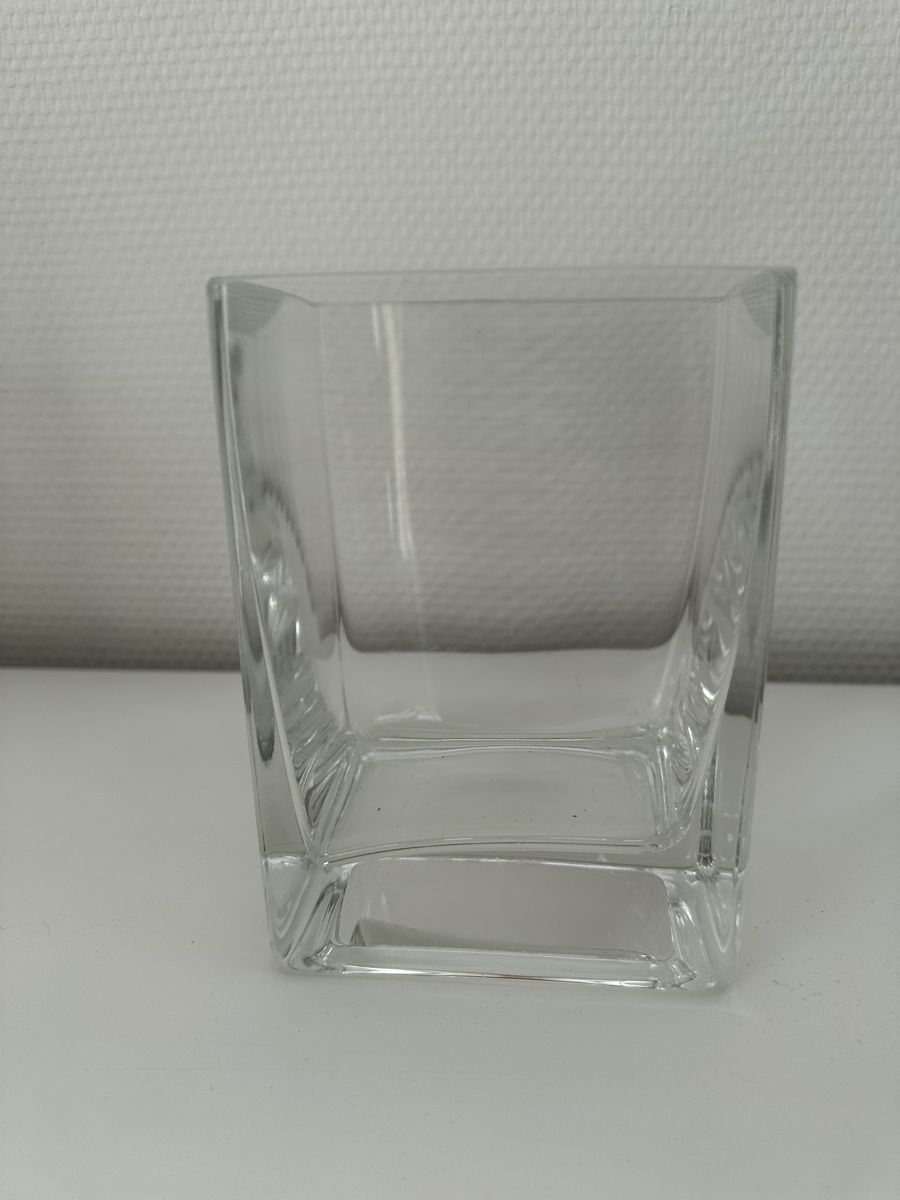 Vasen & Gefässe: Blumenvase – Gebraucht aus Münchenstein von mjaaxx