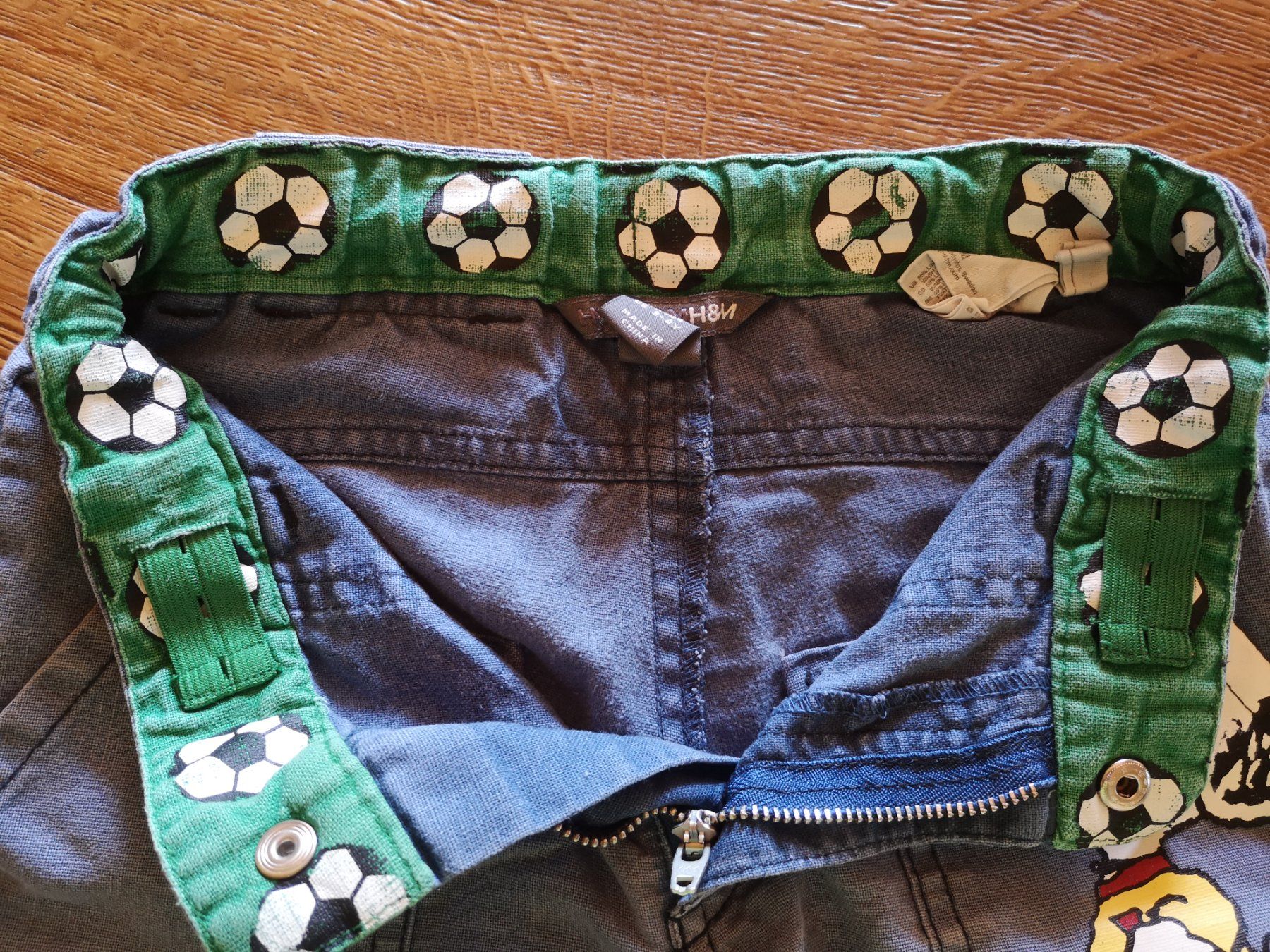 H&M Pantaloni: Kurze Hose Gr 104 Snoopy – Usato da Vordemwald venduto da Esel04 4