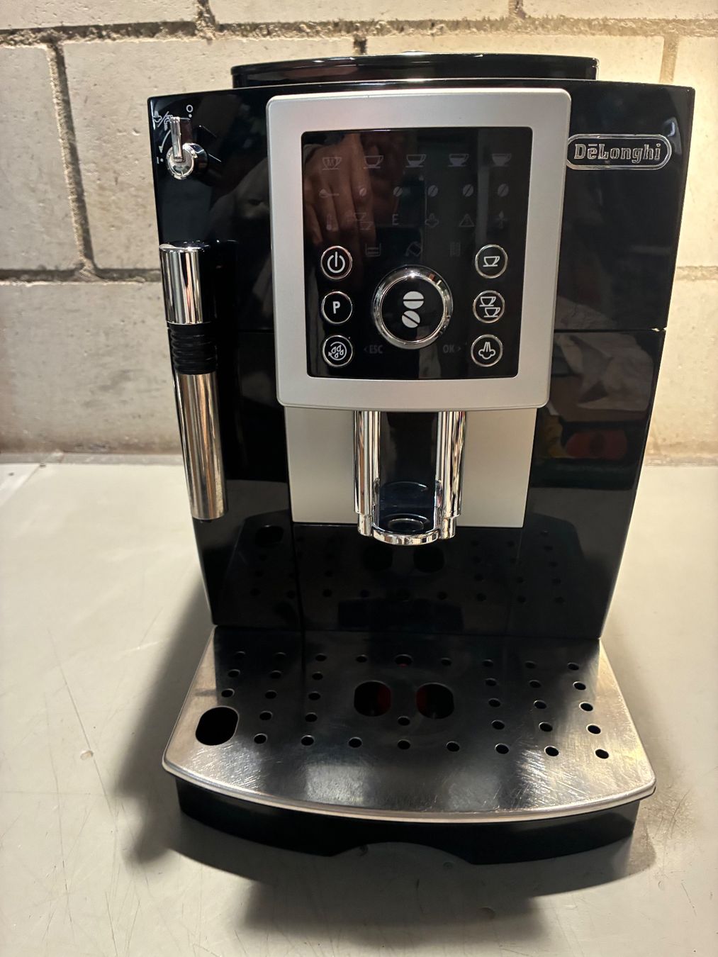 De'Longhi Macchine per caffè & Macchine per espresso: De`Longhi mit 3 Monate Garantie – Usato da Hendschiken venduto da zkos 1