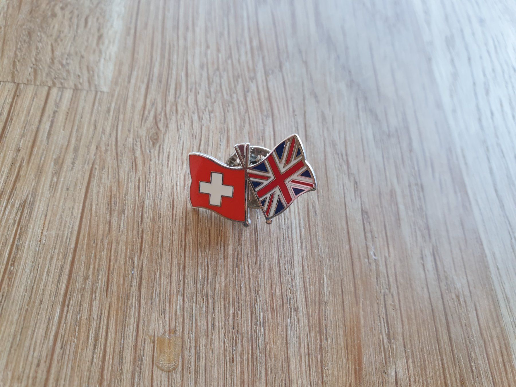 Spille & Fermagli: PIN England - Schweiz – Nuovo (secondo la descrizione) da Moosseedorf venduto da Feinbein