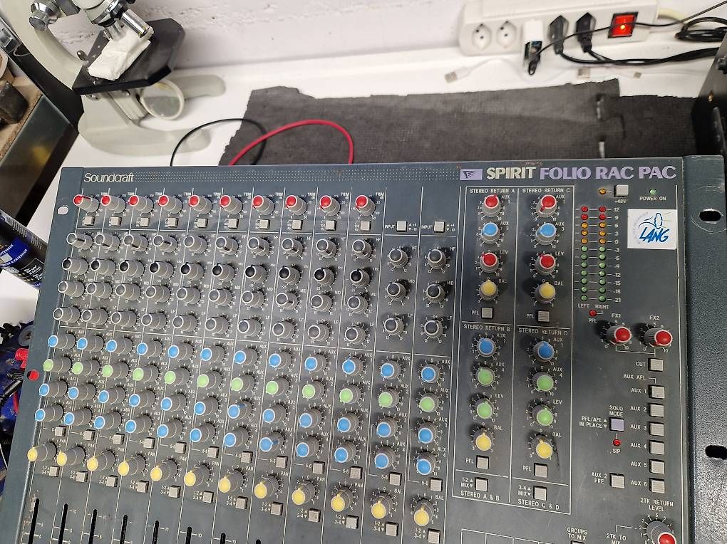 Soundcraft Console di mixaggio: Table de mixage Soundcraft 12 pistes – Usato da Vufflens-la-ville venduto da jbf_7vx8 1