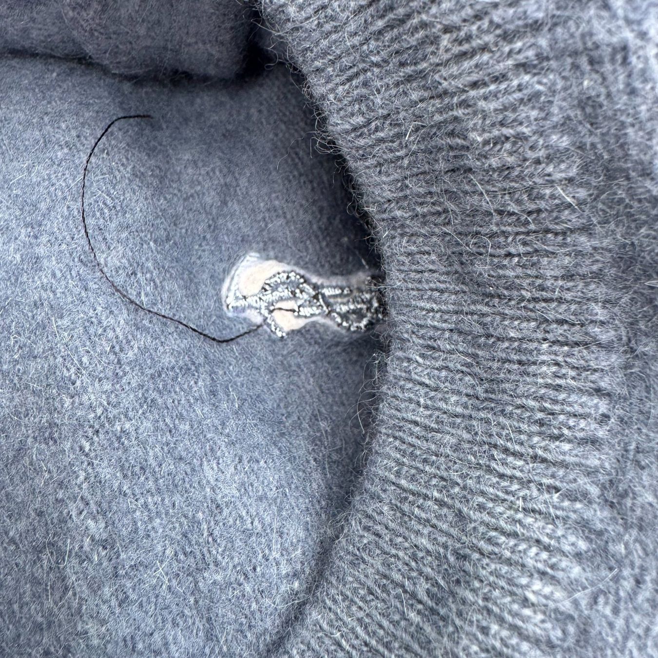 Saint Laurent Maglioni & Felpe: Yves Saint Laurent blue wool sweater retro 90s Pullover ysl – Usato da St. Gallen venduto da sourced_limited 5