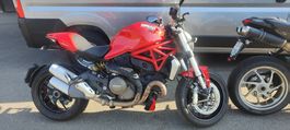 Ducati Monster 1200s