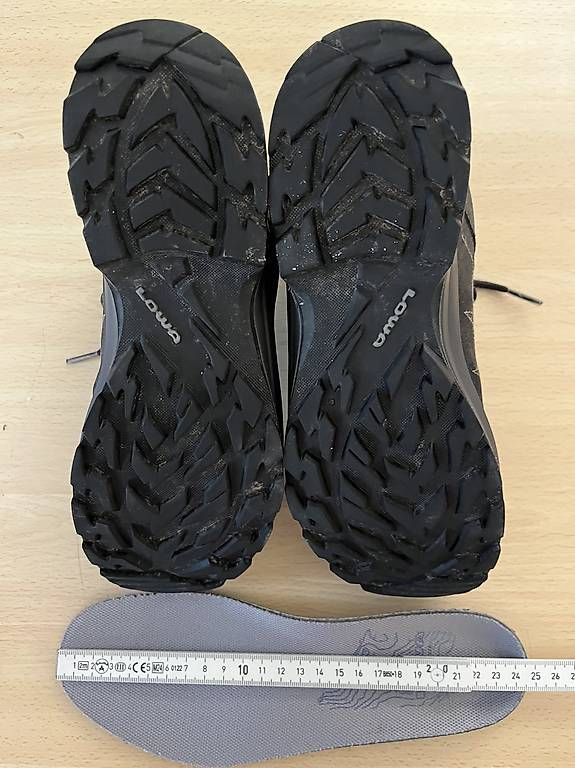 Lowa Chaussures femmes: Lowa Trekking/ Wanderschuhe Gr.37,5 – D'occasion à Spiringen par brandinder 3