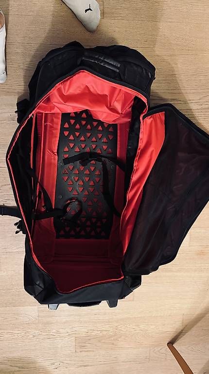 Valigie: North Face Basecamp Rolling Thunder 160L – Usato da Sion venduto da str_m7cm 2