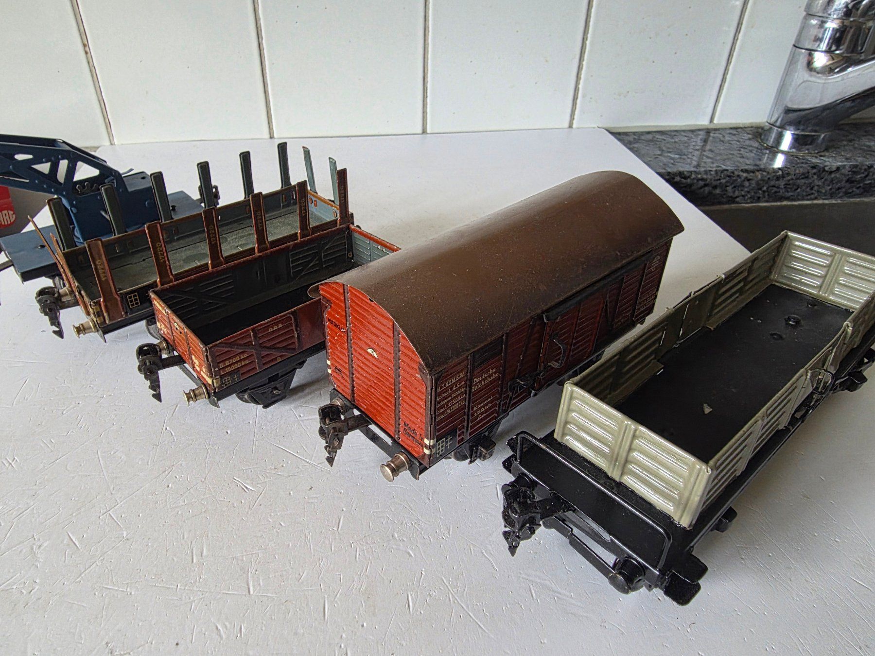 Märklin Modellini di ferrovie: 5 Stück verschiedene Märklin Güterwagen – Usato da Seuzach venduto da Loeckeli01