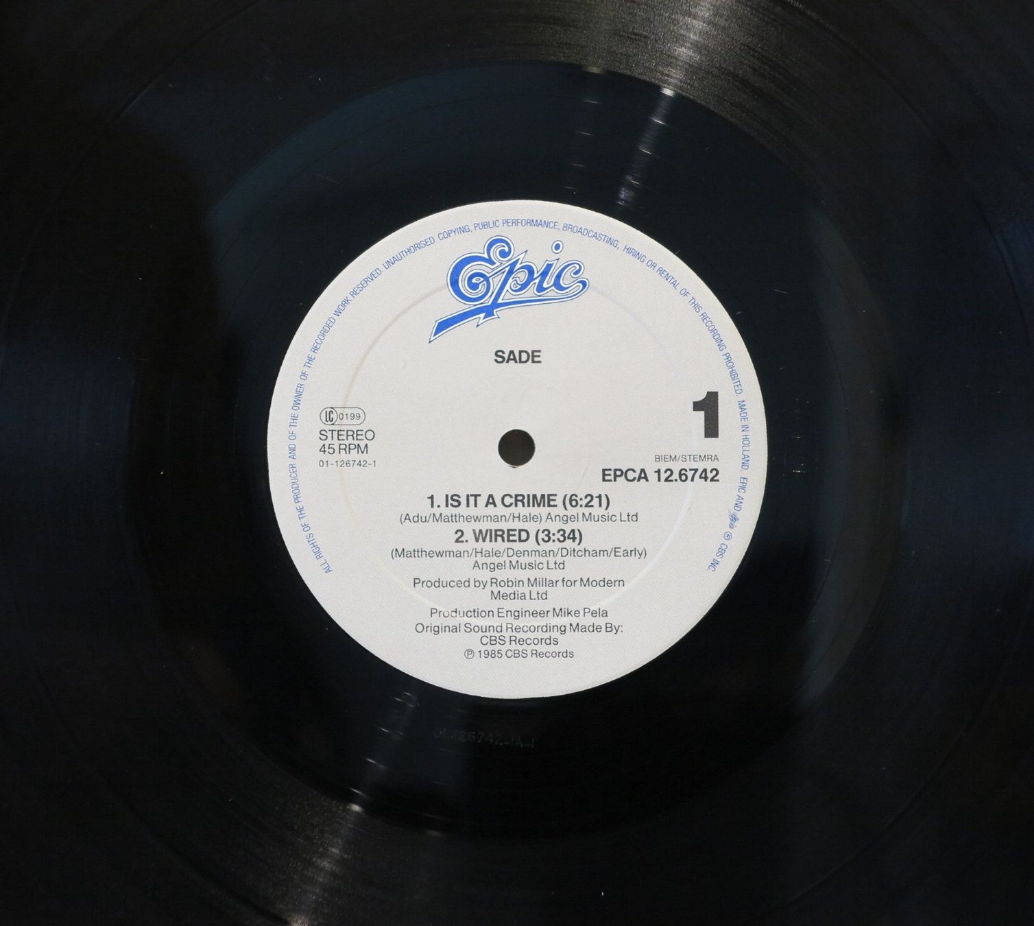 Dischi in vinile: Sade - IS IT A CRIME ? /  Maxi-Single /LP – Usato da Zürich venduto da Naim60 2