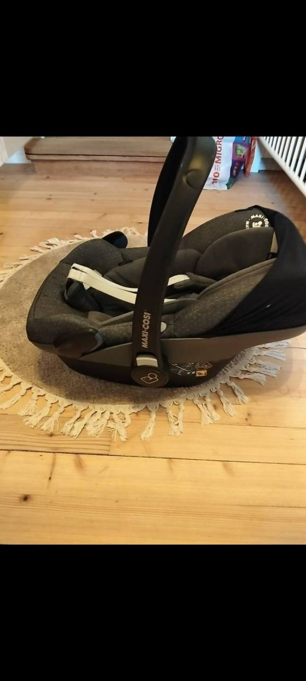 Maxi-Cosi Seggiolini per auto: Maxi-Cosi Babyschale – Usato da Lyss venduto da yan_zq9y