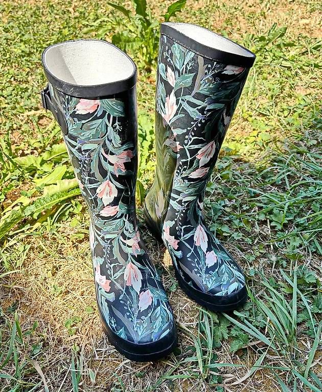 Damenschuhe: Gummistiefel Florales Muster – Gebraucht aus Wettingen von Ricolino2025