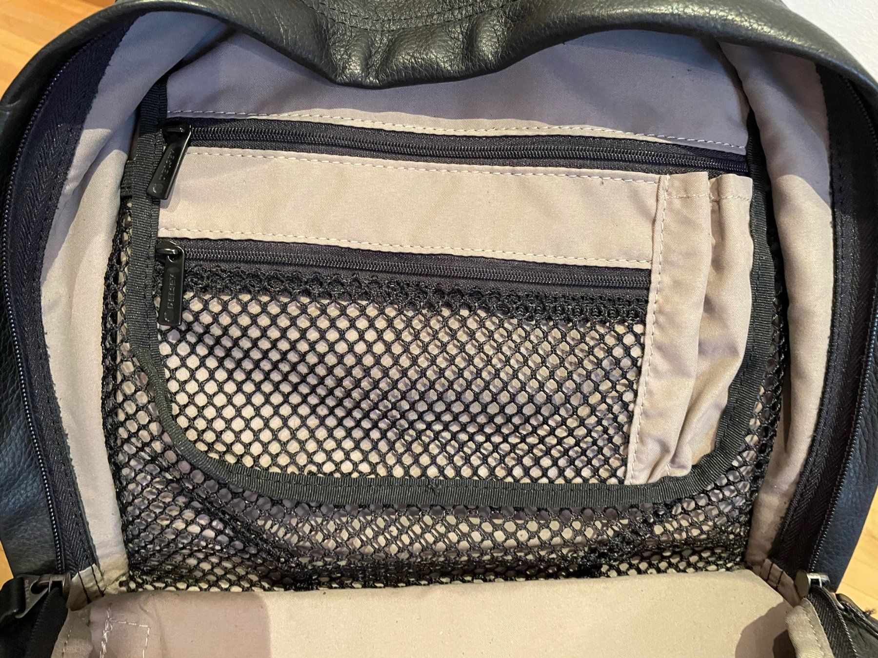 Rucksäcke: Delsey Corium Digital SLR  & Computer Leder Rucksack – Gebraucht aus Kilchberg ZH von HomeZH 5