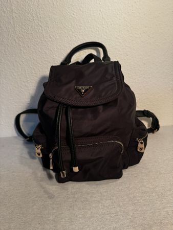 Guess Eco Gemma Mini-Rucksack, Neuwertig