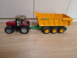 Traktor mit Anhänger
