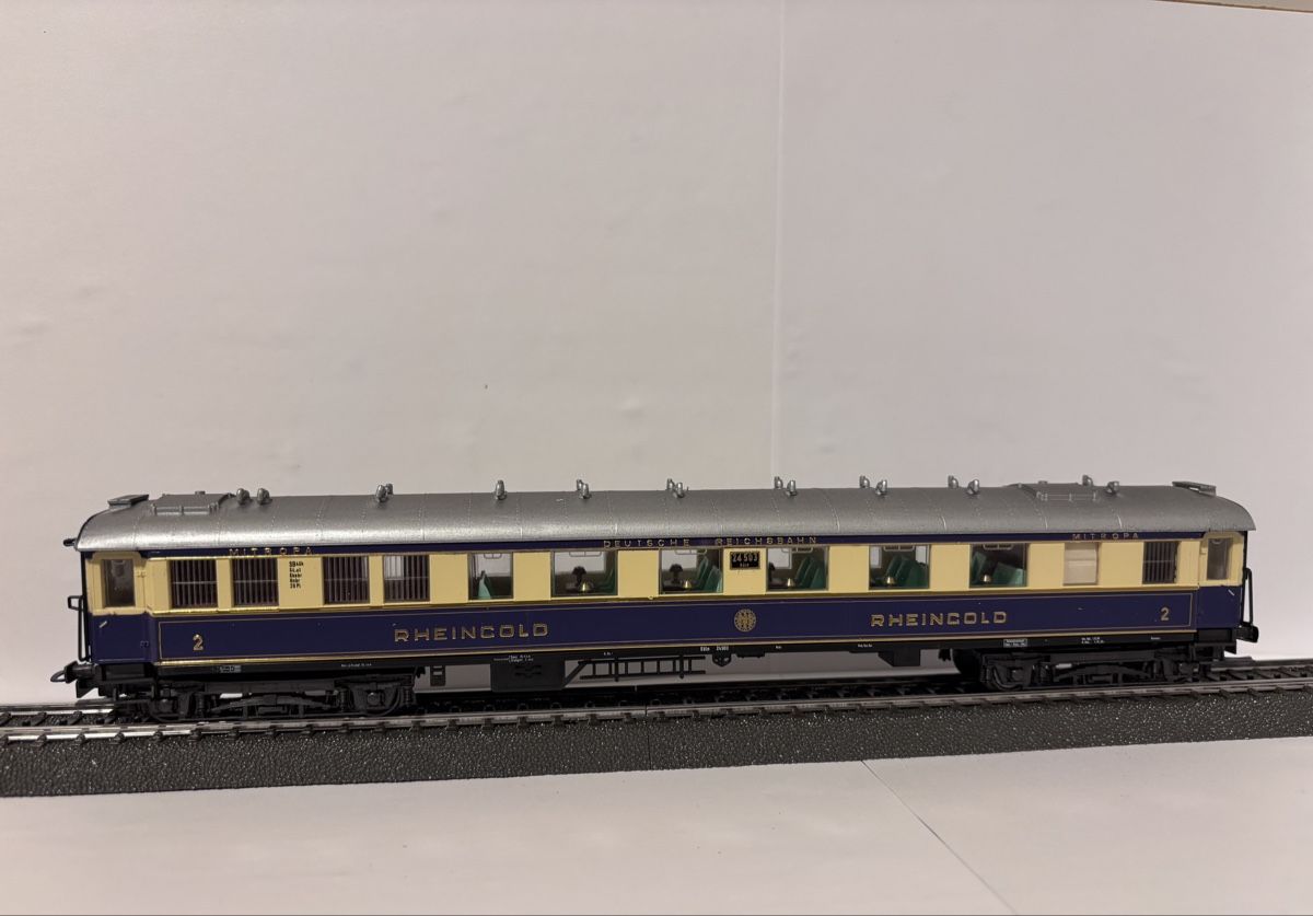 Liliput Modellini di ferrovie: LILIPUT Rheingold Wagenset – Usato da Lungern venduto da Tim_pr7p 9