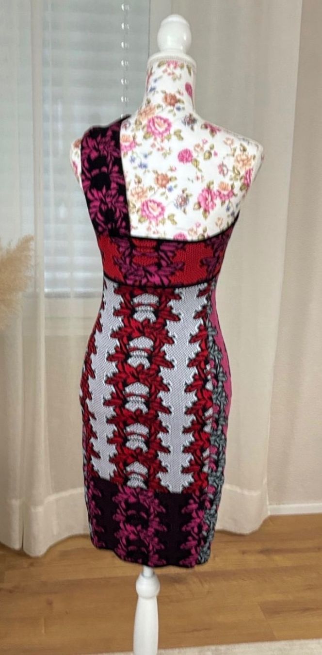 Missoni Vestiti: Missoni Bandage Feinstrickkleid – Usato da Adliswil venduto da Rampella 1