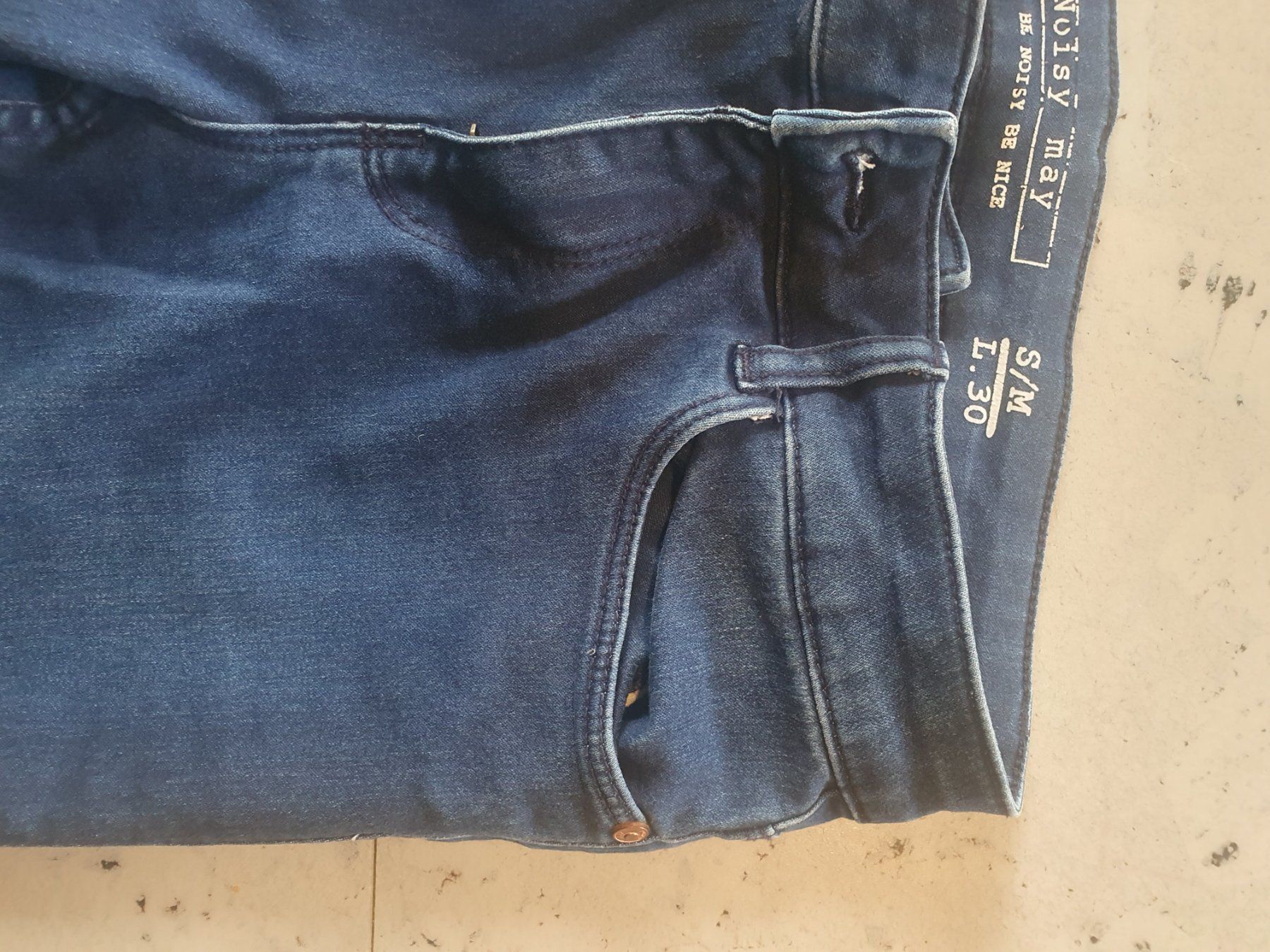 Jeans: Jeans – Usato da Moosseedorf venduto da Sonnenschein.. 3