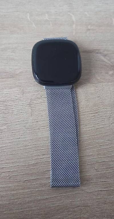 Fitbit Smartwatch: Fitbit Smartwatch mit Metallarmband – D'occasion à Chur par danielac1 1