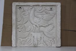 Gipsrelief Taube auf Holzstrunk von Franco Annoni