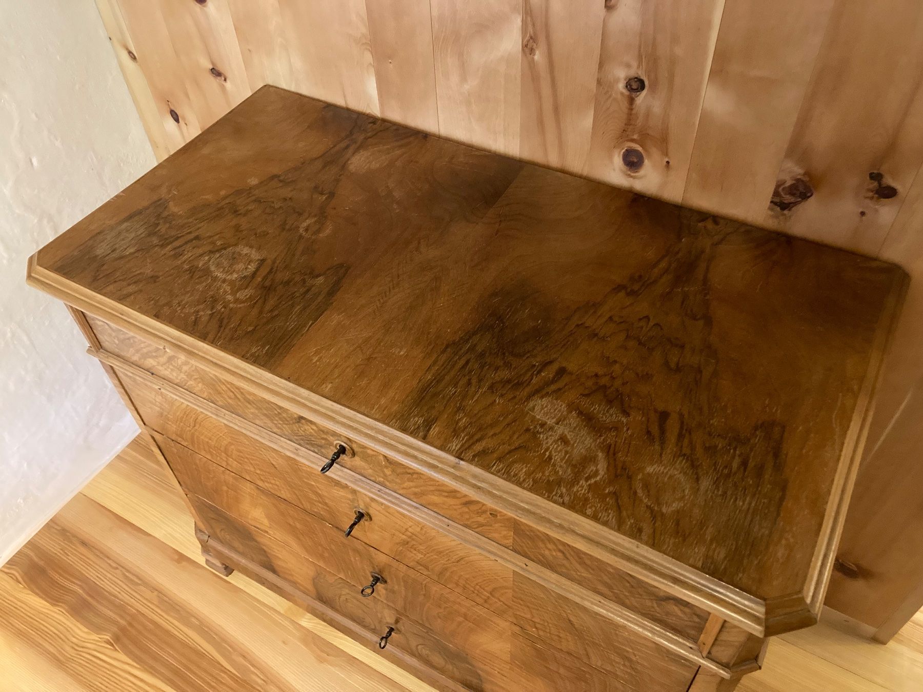 Cassettiere: Antike Kommode, Nussbaumholz, ca. 1920 – Usato da Staufen venduto da Simbob 1