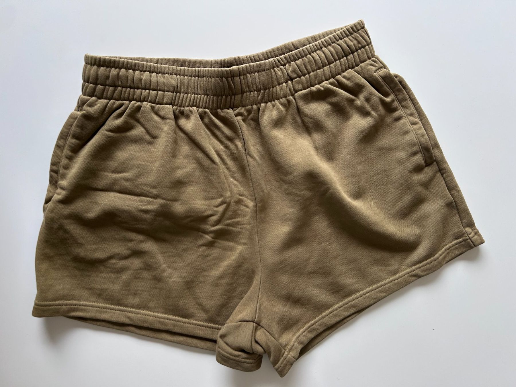 Weekday Pantaloni: Weekday Shorts – Usato da St. Gallen venduto da look-twice