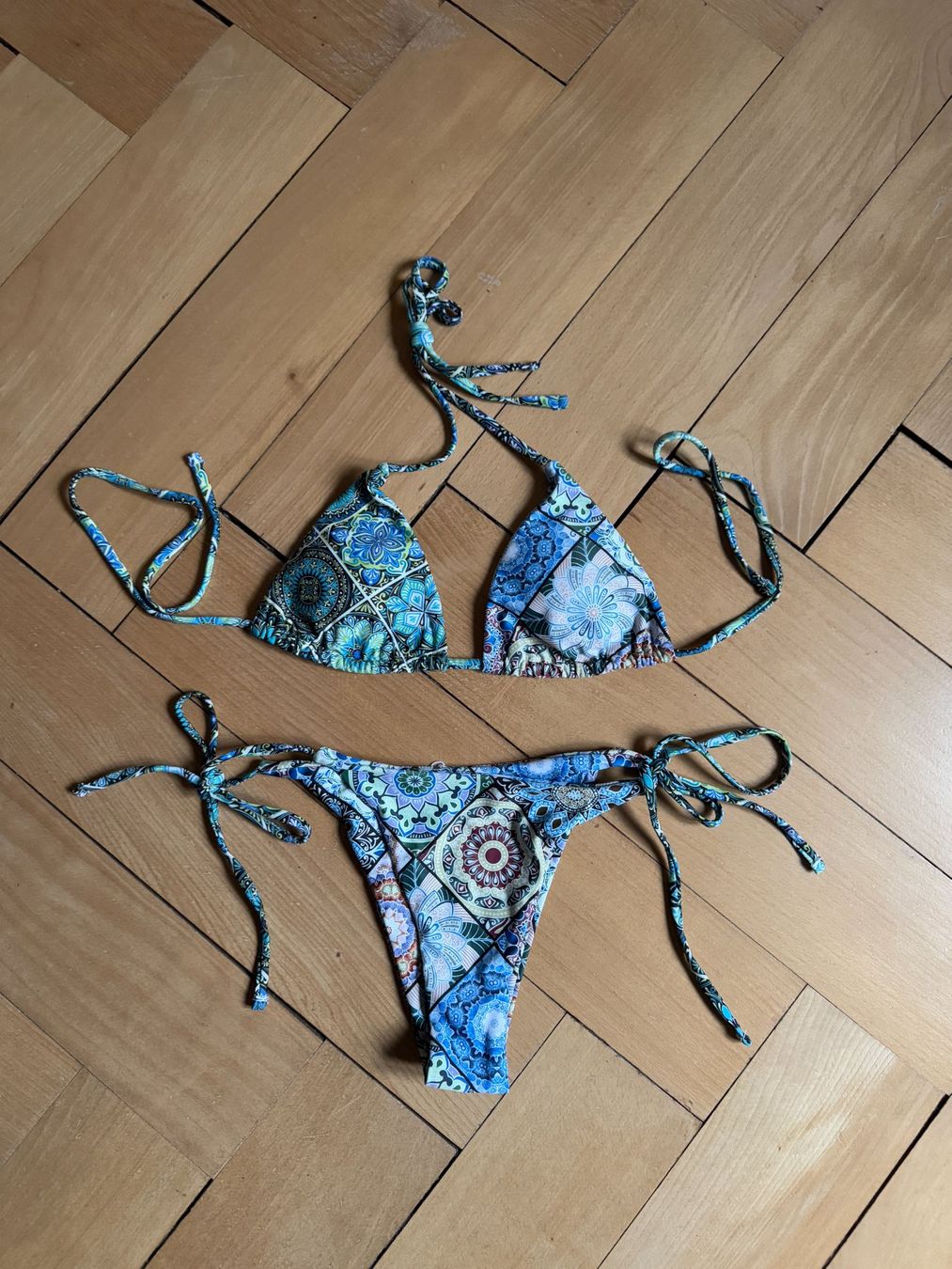 Shein Costumi da bagno & Bikini: Bikini bunt gemustert S (NEU) – Nuovo e nell'imballaggio originale da Zürich venduto da Diazaio