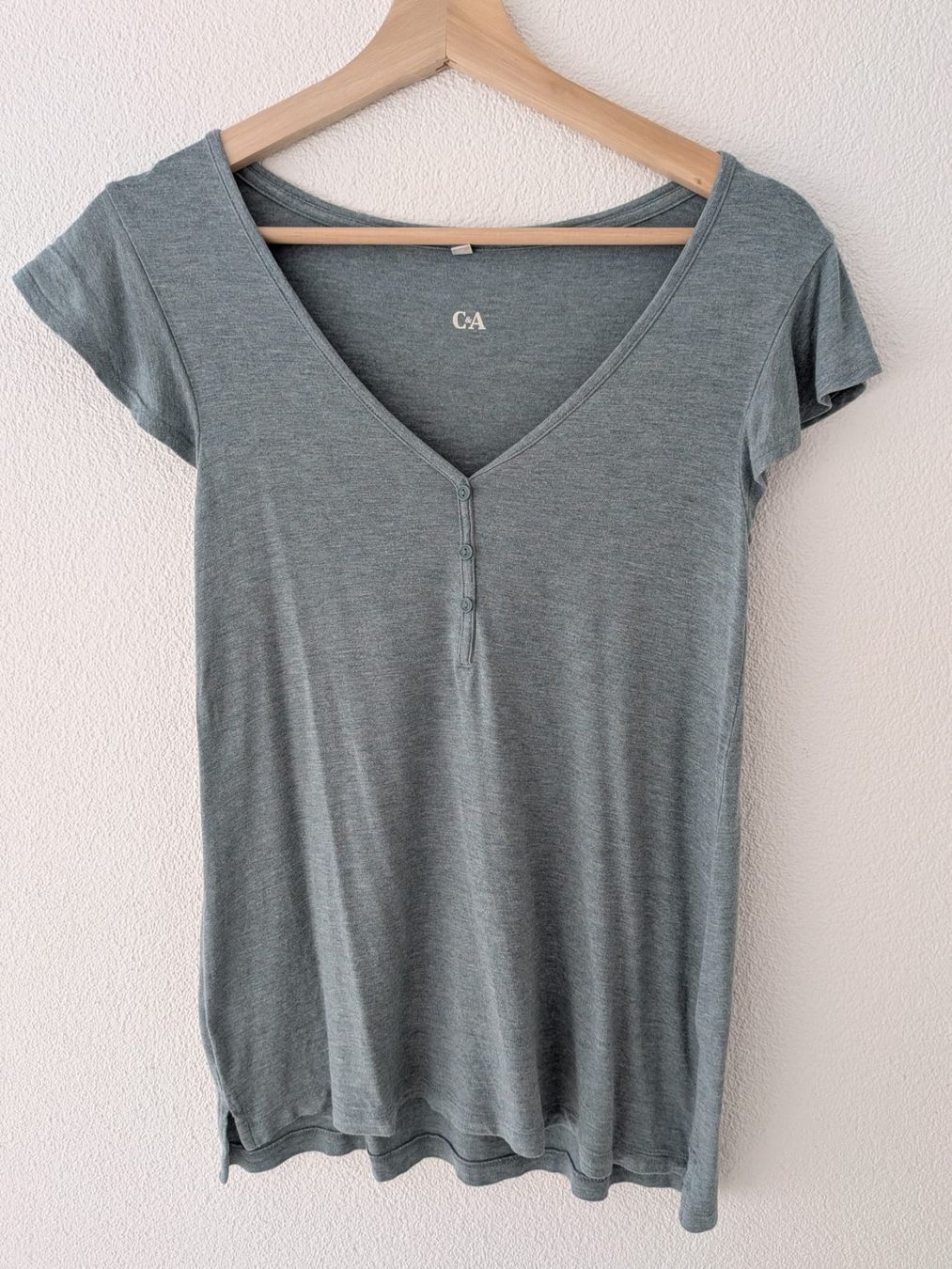C&A T-shirt: T-Shirt – Usato da Hochfelden venduto da rub_rnw5