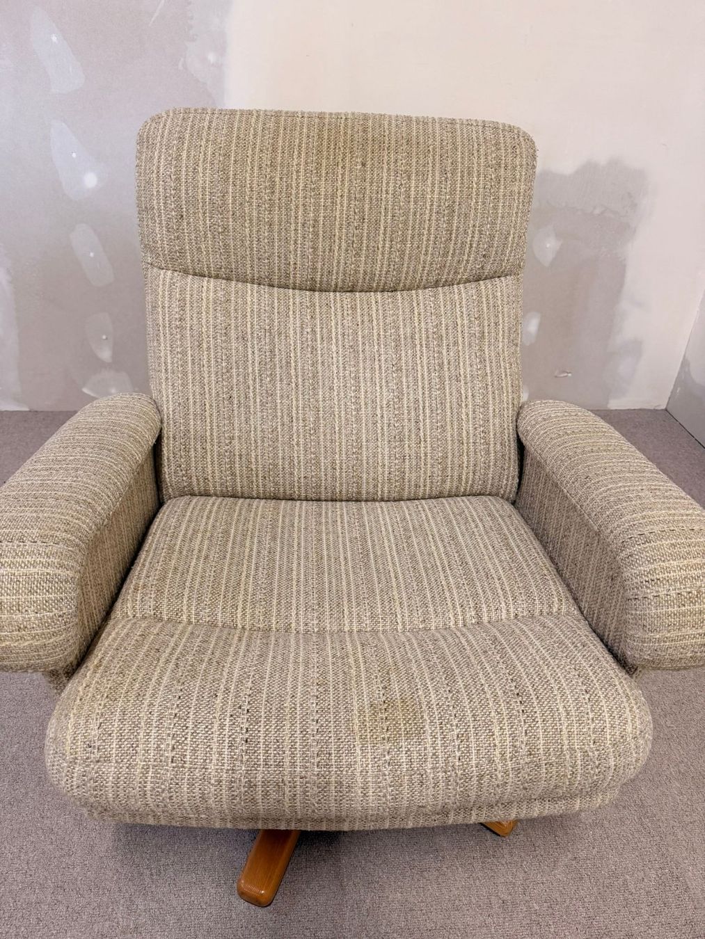 Poltrone: Dänischer Mid Century Sessel mit Strukturstoffbezug, retro – Usato da Rickenbach ZH venduto da Insider-Boerse 9