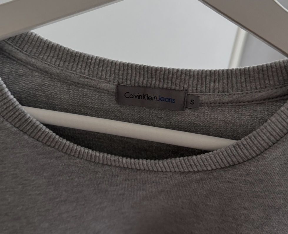 Calvin Klein Maglioni & Felpe: Calvin Klein Jeans Sweatshirt grau, Grösse S – Nuovo (secondo la descrizione) da Tuggen venduto da jess_gls06 2