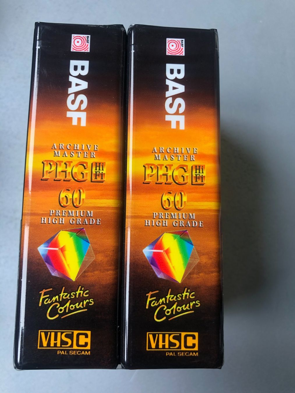 Cassette vuote: EMTEC BASF VHS C Video Kassette PHG Hi Fi 60 Orginalverpackt – Nuovo e nell'imballaggio originale da Zürich venduto da Tivoli2 2