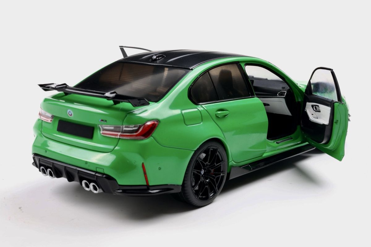 BMW Modellini d'auto: BMW M3 G80 PERFORMANCE PACKAGE 2024 1:18 – Nuovo e nell'imballaggio originale da Erlenbach im Simmental venduto da Model_box 3