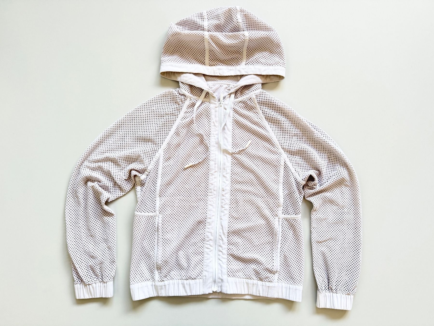 Lululemon Giacche: Lululemon mesh on mesh jacket Women Sz M – Usato da Neuchâtel venduto da _Easy_to_Find_