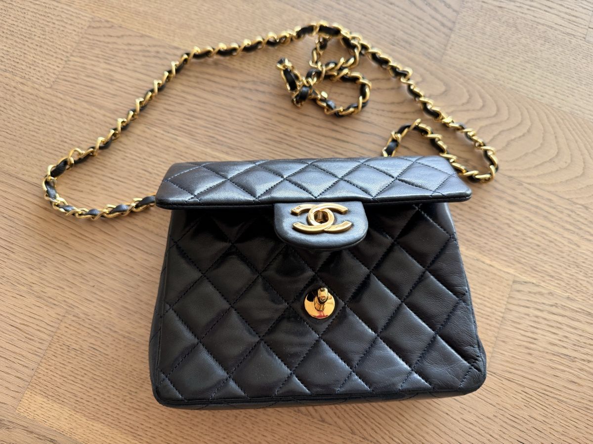 Chanel Sacs femmes: Vintage Chanel Mini Square Flap in Navy – D'occasion à Uster par ursonja01 2