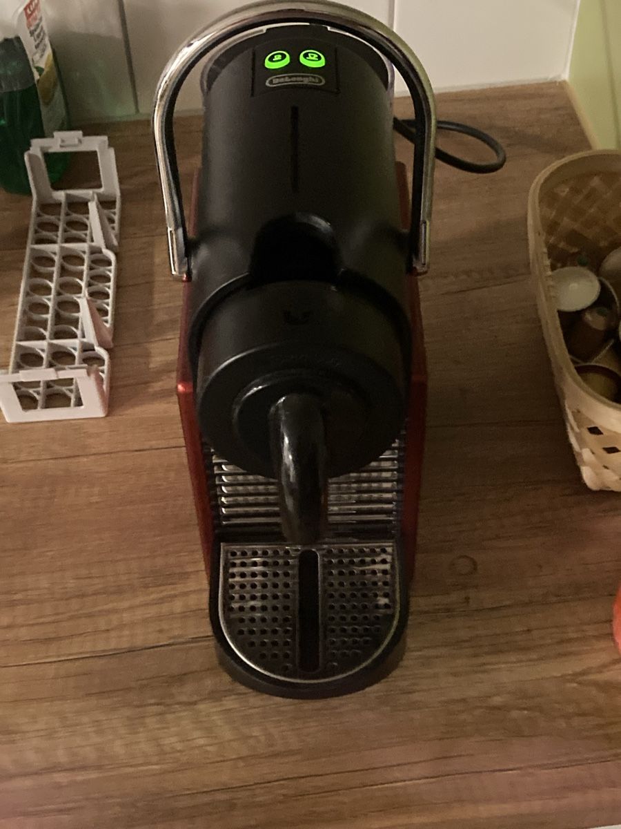 De'Longhi Kaffeemaschinen & Espressomaschinen: Kaffeemaschine DeLonghi Nespresso Pixie rot gebraucht – Gebraucht aus gretzenbach von mic_cvj6 1