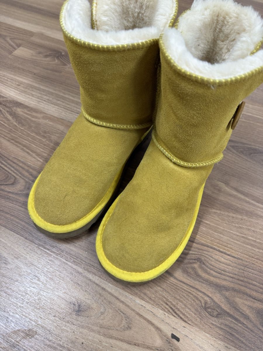 Ugg Scarpe da donna: Originale gelbe UGG Stiefel Gr 38 – Usato da Winterthur venduto da Mhaselnuessli 4