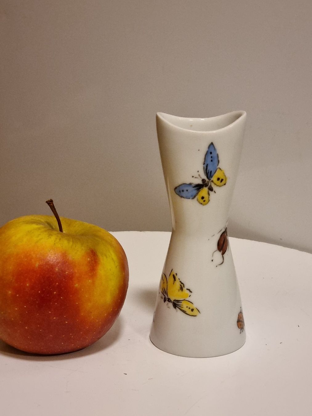 KPM Vase & Récipients: KPM Krister Germany Mini Vase Schmetterlinge – D'occasion à Scharnachtal par devin03