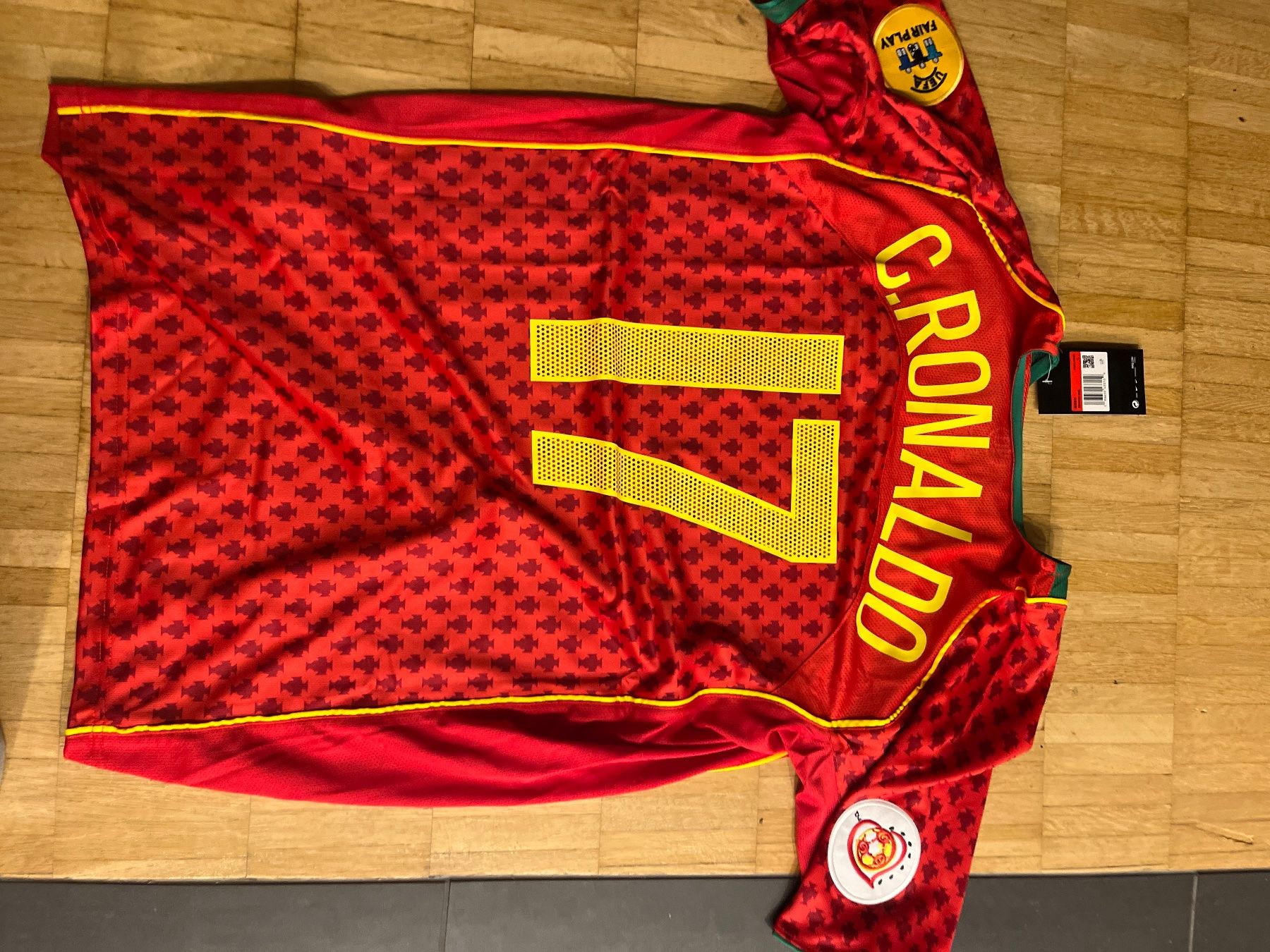 Nike Maillots de corps & Pantalons: Cristiano Ronaldo trikot 2004 – Neuf avec emballage d'origine à Wald ZH par L46 5
