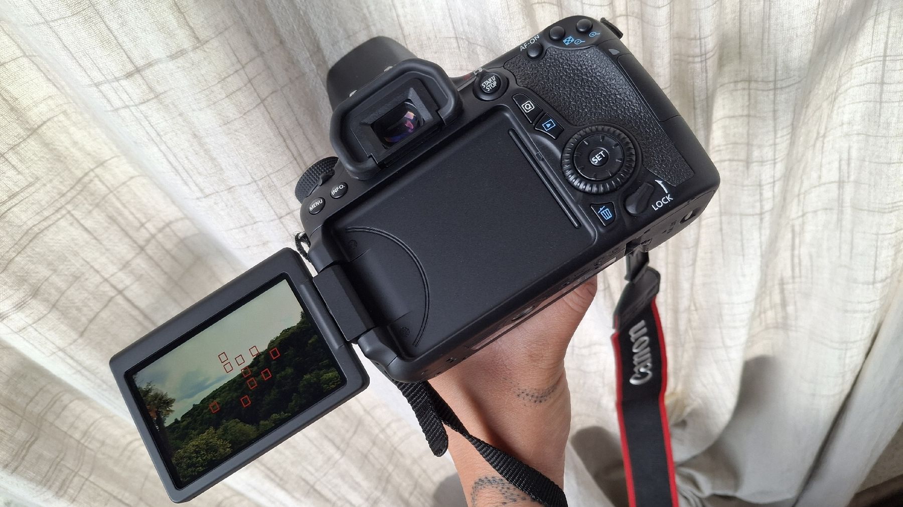 Canon Fotocamera: Canon EOS 70D, 18-135mm STM – Nuovo e nell'imballaggio originale da Astano venduto da Ale_R8CH 7