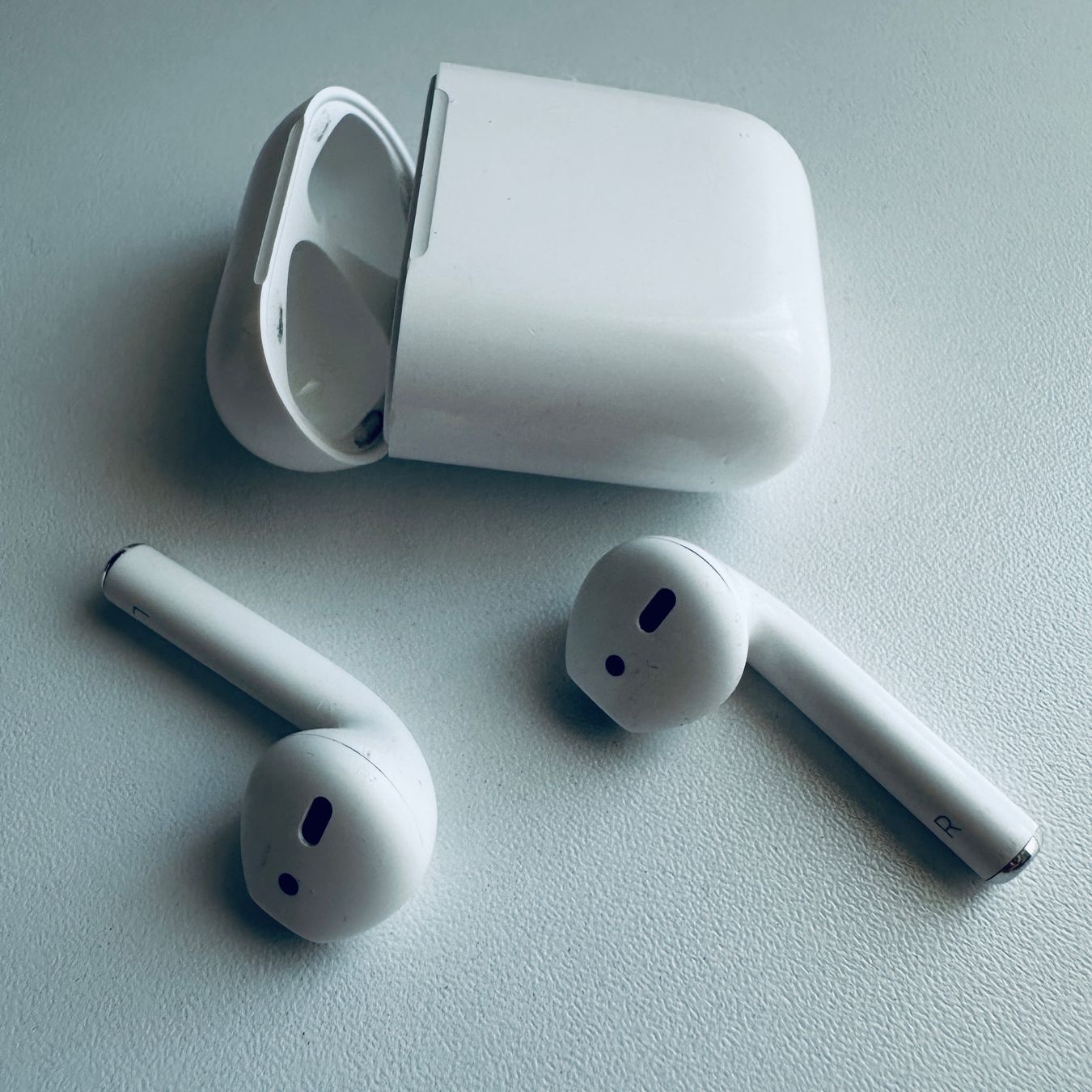 Apple Cuffie: Original Apple AirPods 2 Kopfhörer Wireless Lightning Kabel – Usato da Basel venduto da MY.AIRPODS.SHOP 1
