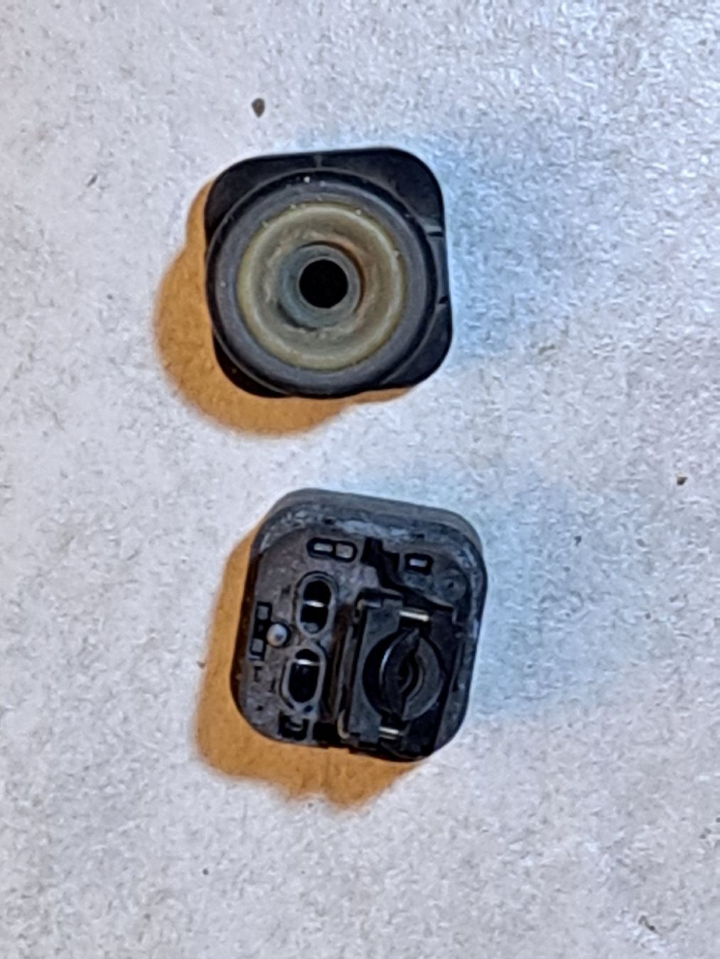 Spine: J15 / 5 Poliger Stecker – Usato da Wettingen venduto da ML03 2