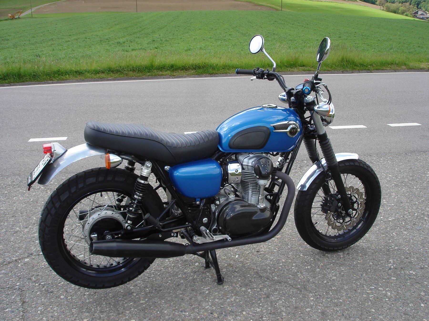 Kawasaki Strada: Kawasaki W800  (Cup Version W 800) – Usato da Gelterkinden venduto da hundredmilehouse 9