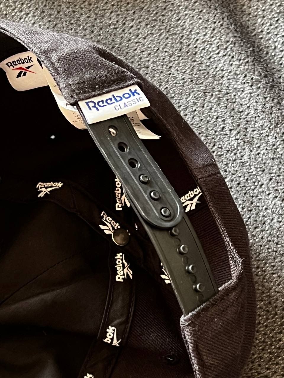 Sonstige Kleidung & Accessoires: Reebok Kappe Neue – Neu und originalverpackt aus Riehen von edu_92w7 2