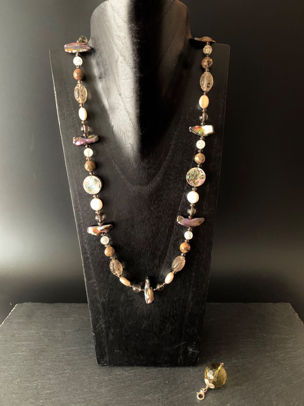 Catenine: Luxuriöse Edelstein und Perlenkette mit Sterling Silber – Nuovo e nell'imballaggio originale da Rüschlikon venduto da ThereseJewelryDesign 5